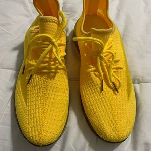 Yellow tennis - 8.5 - brand: wanted
